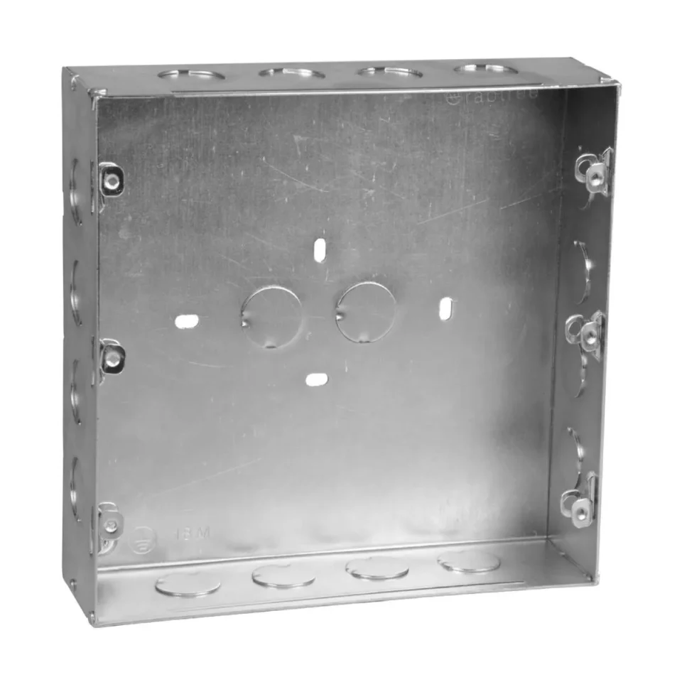 18 M Box