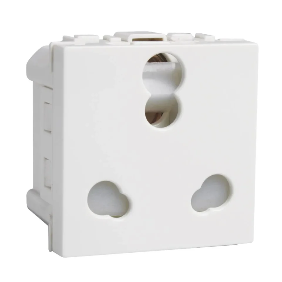 6 A - 16 A 3 Pin Shuttered Socket