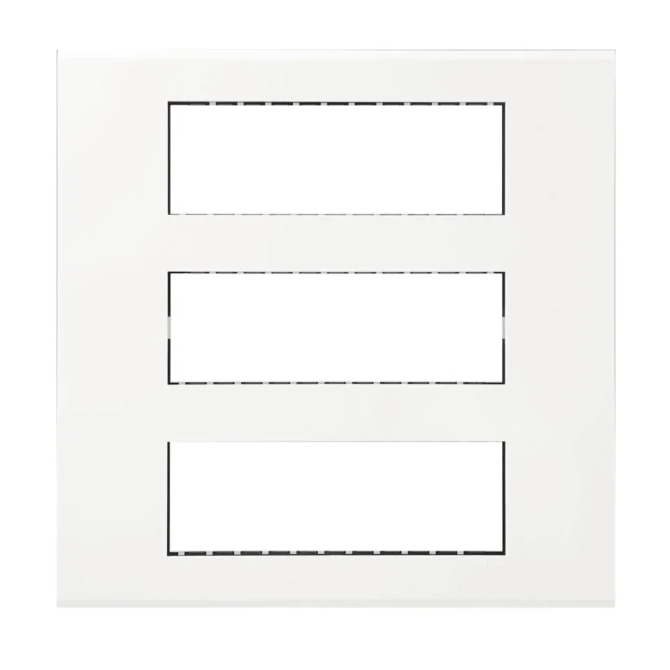 18 M Outer White Plate